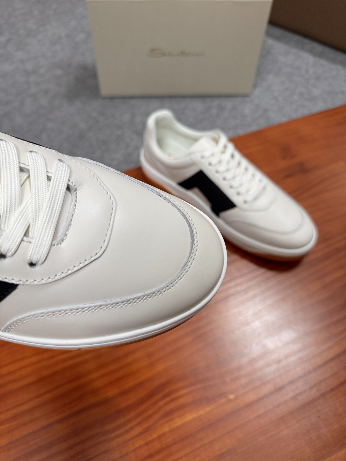 Santoni Men's White Leather Sneakers - Handcrafted Italian Style & Comfort 8 i1755169035764 9428 0 6