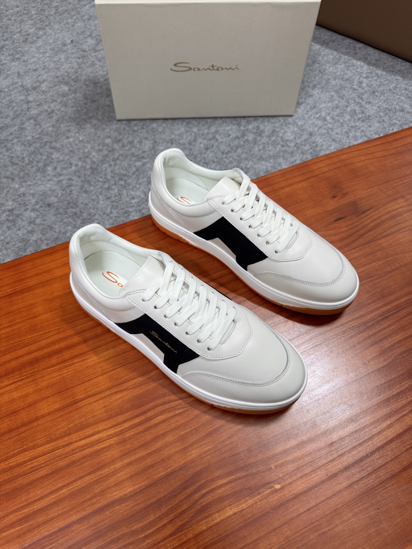 Santoni Men's White Leather Sneakers - Handcrafted Italian Style & Comfort 3 i1755169035767 3056 0 1