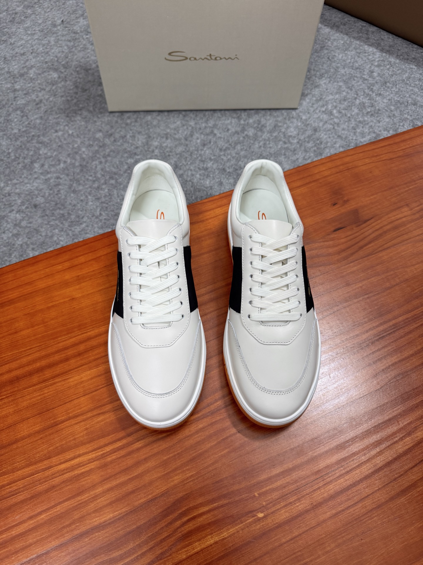 Santoni Men's White Leather Sneakers - Handcrafted Italian Style & Comfort 2 i1755169037982 6474 0 0