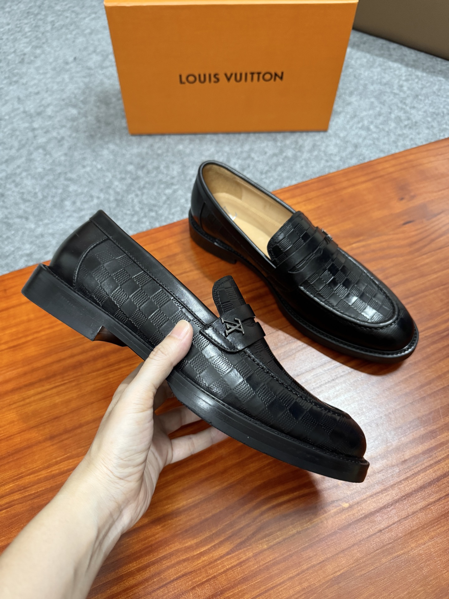 Louis Vuitton Men's Leather Loafers - Business Casual Dress Shoes 5 i1755255323840 7254 0 3