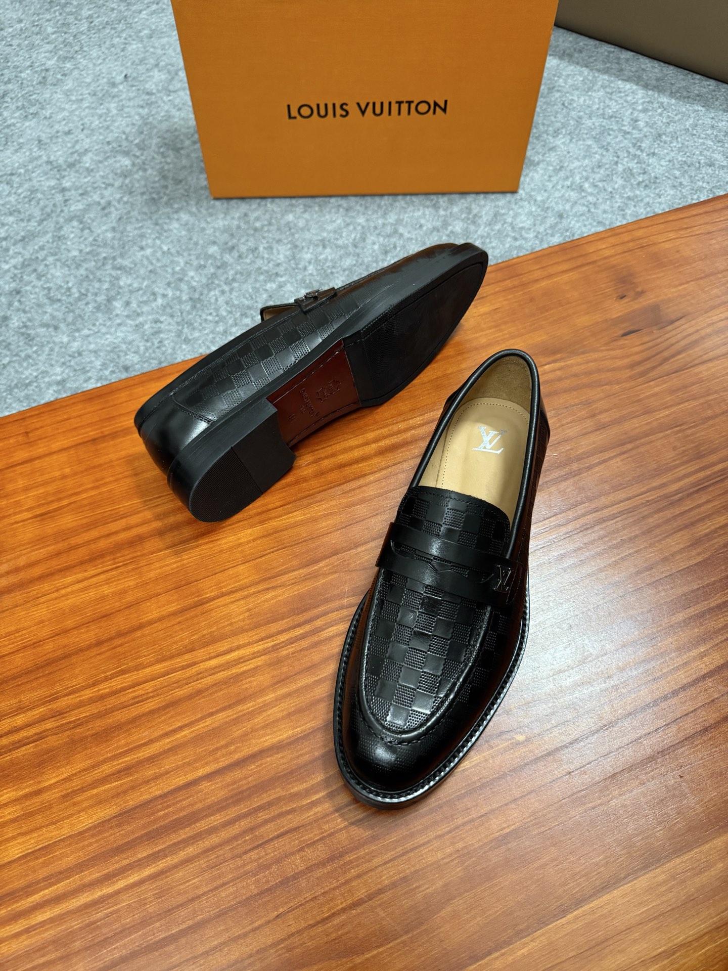 Louis Vuitton Men's Leather Loafers - Business Casual Dress Shoes 4 i1755255325847 4271 0 2