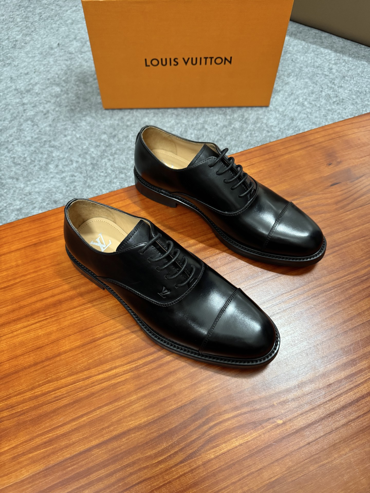 Louis Vuitton Black Leather Business Oxford Shoes for Men,Handcrafted Leather Sole 3 i1755255545247 6255 0 1