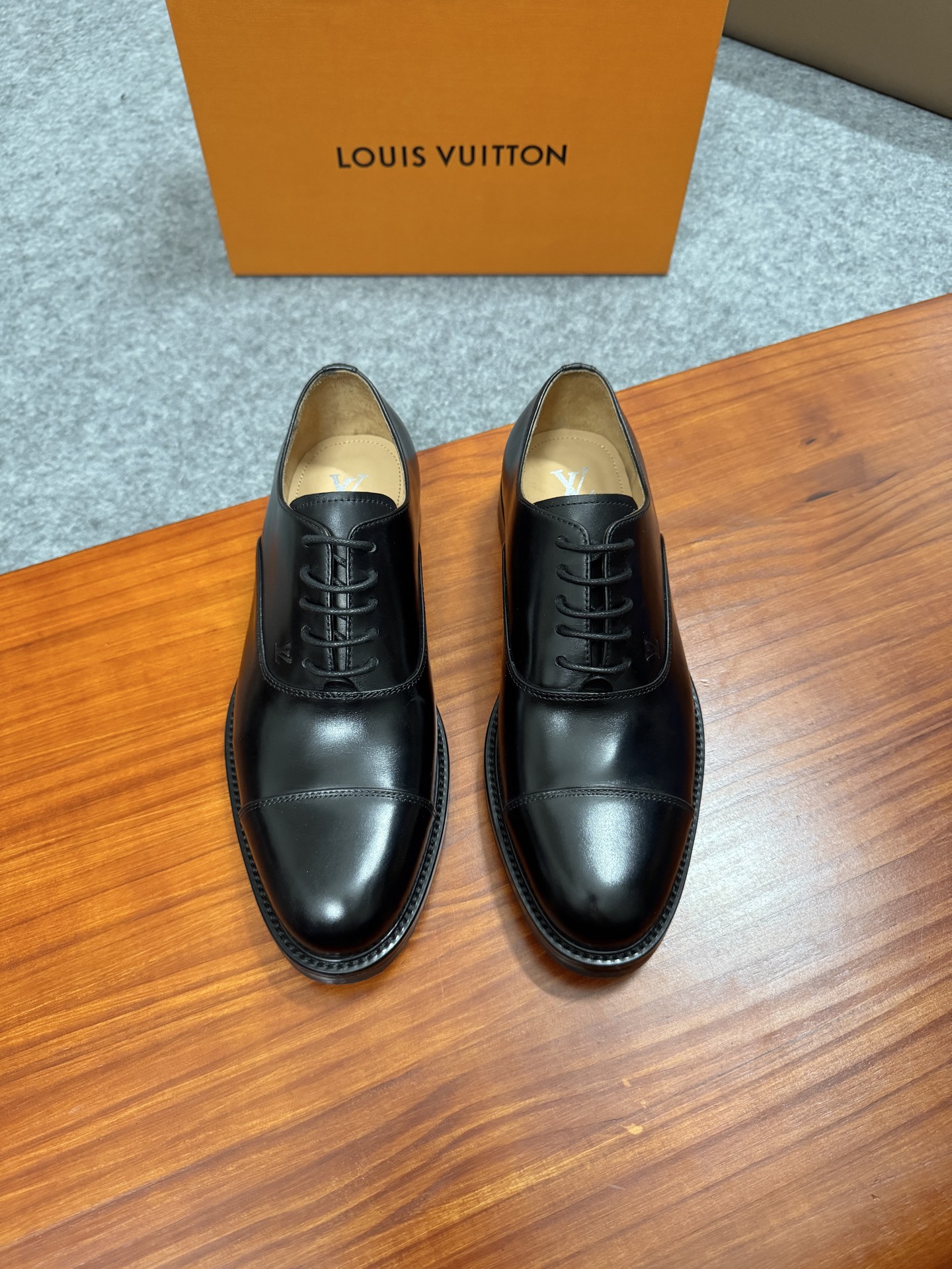 Louis Vuitton Black Leather Business Oxford Shoes for Men,Handcrafted Leather Sole 2 i1755255545766 13 0 0