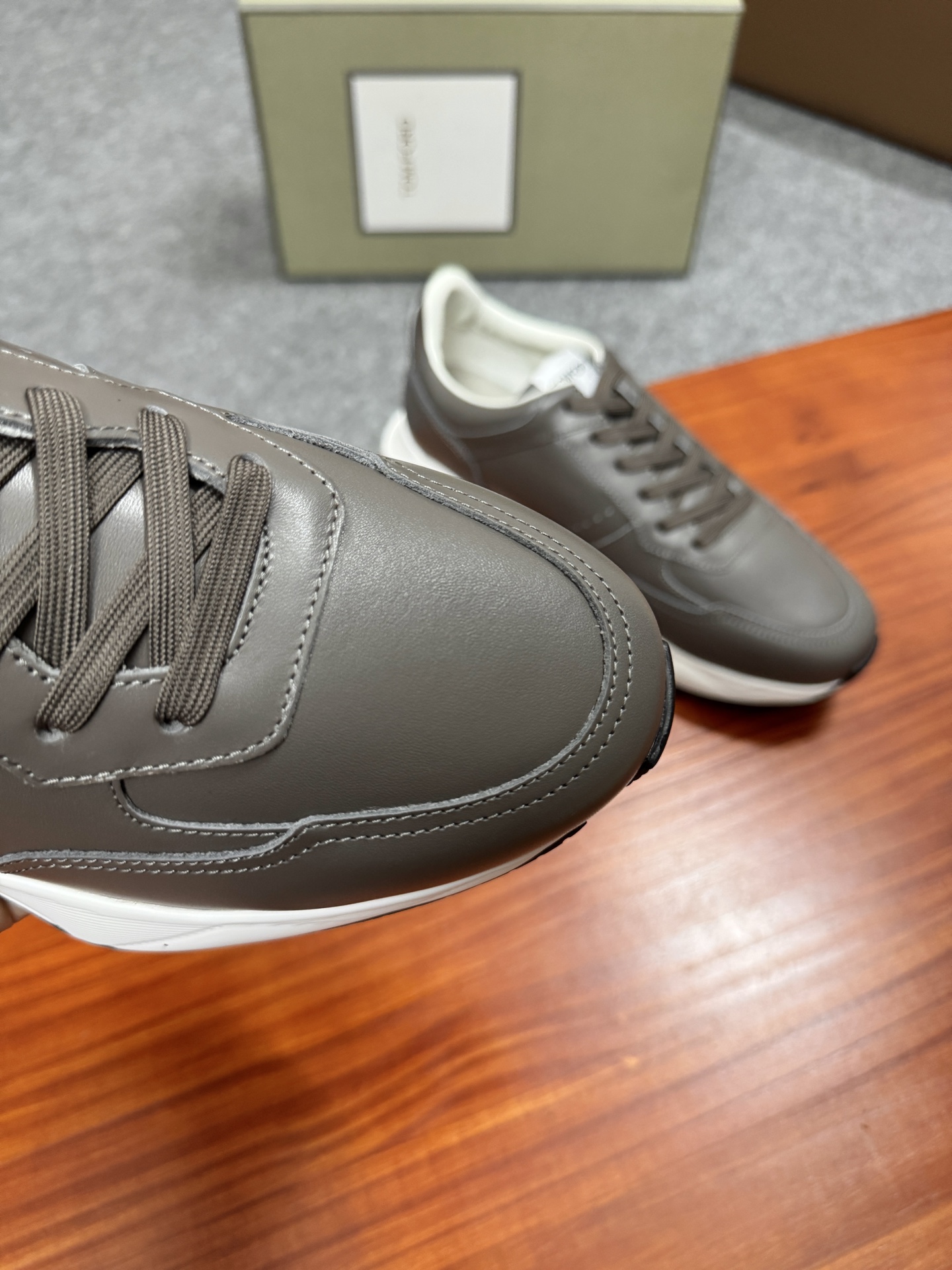 Tom Ford Cambridge Leather Low-Top Sneakers in Gray 8 i1756037614863 7271 0 6