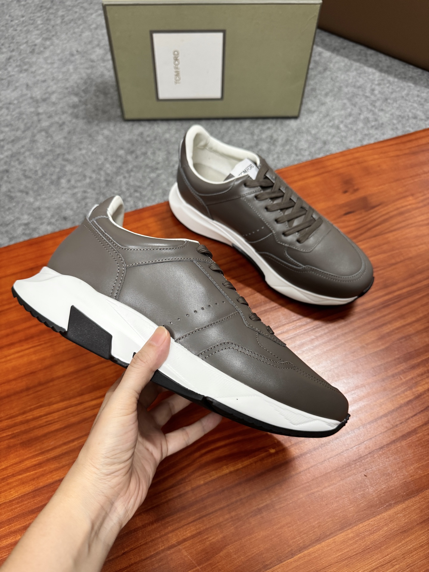 Tom Ford Cambridge Leather Low-Top Sneakers in Gray 5 i1756037615133 3686 0 3