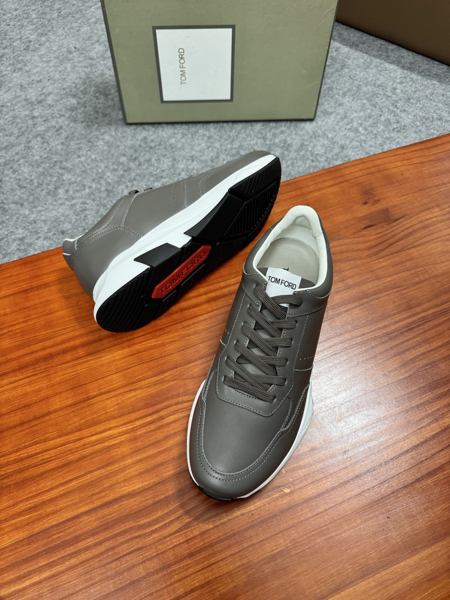 Tom Ford Cambridge Leather Low-Top Sneakers in Gray 4 i1756037617215 1956 0 2