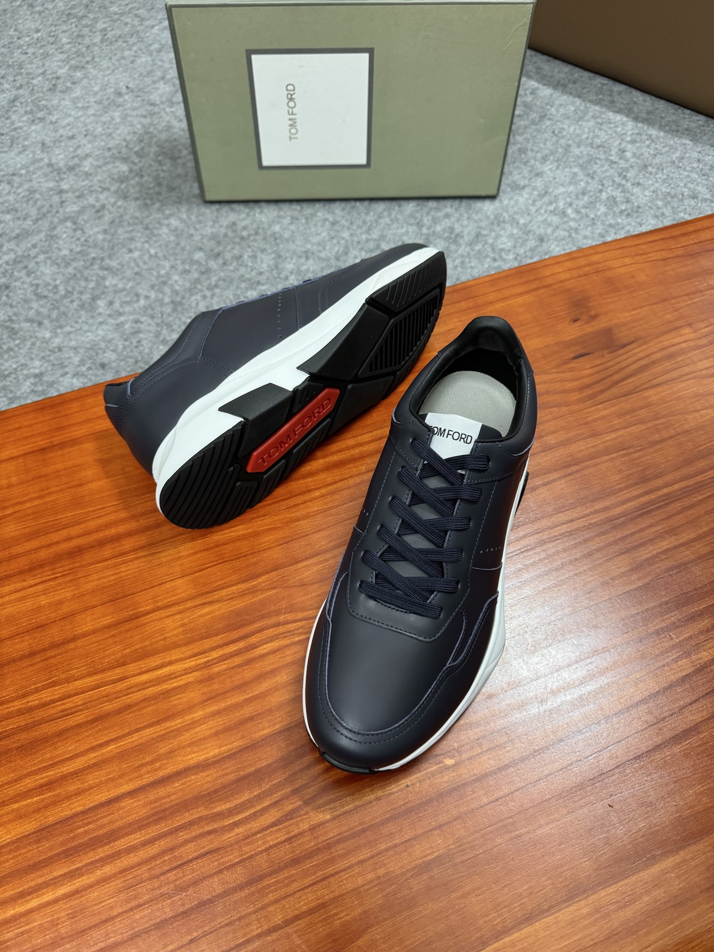 Tom Ford Cambridge Leather Low-Top Sneakers - Lace-up, Rubber Sole 3 i1756037768938 8303 0 2