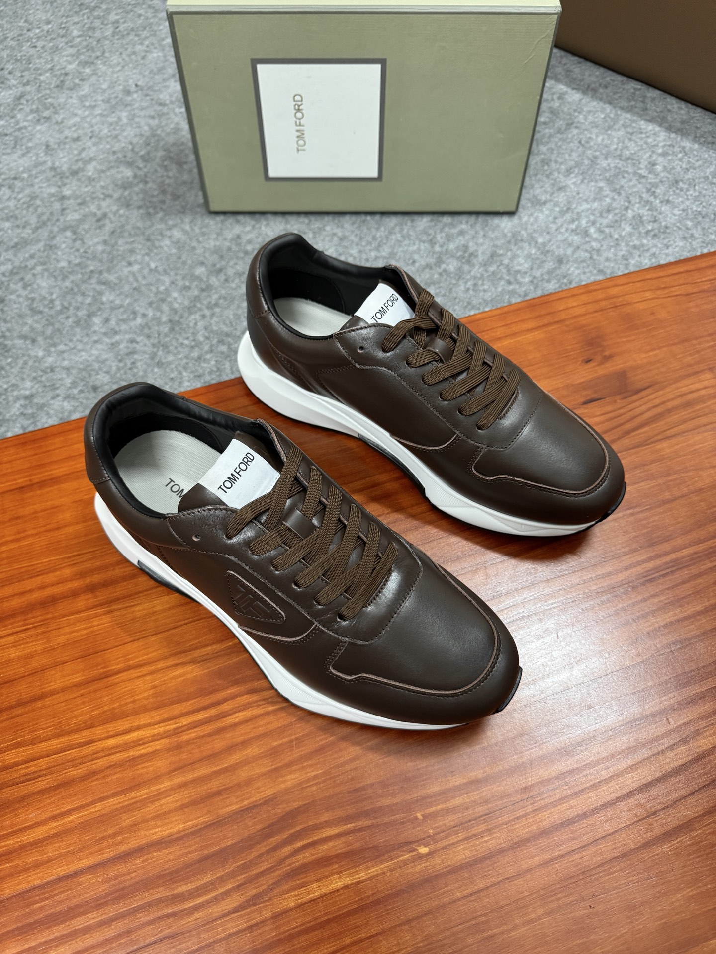 Tom Ford Cambridge Brown Leather Low-Top Sneakers with Lace-Up Closure 3 i1756038642611 3948 0 1