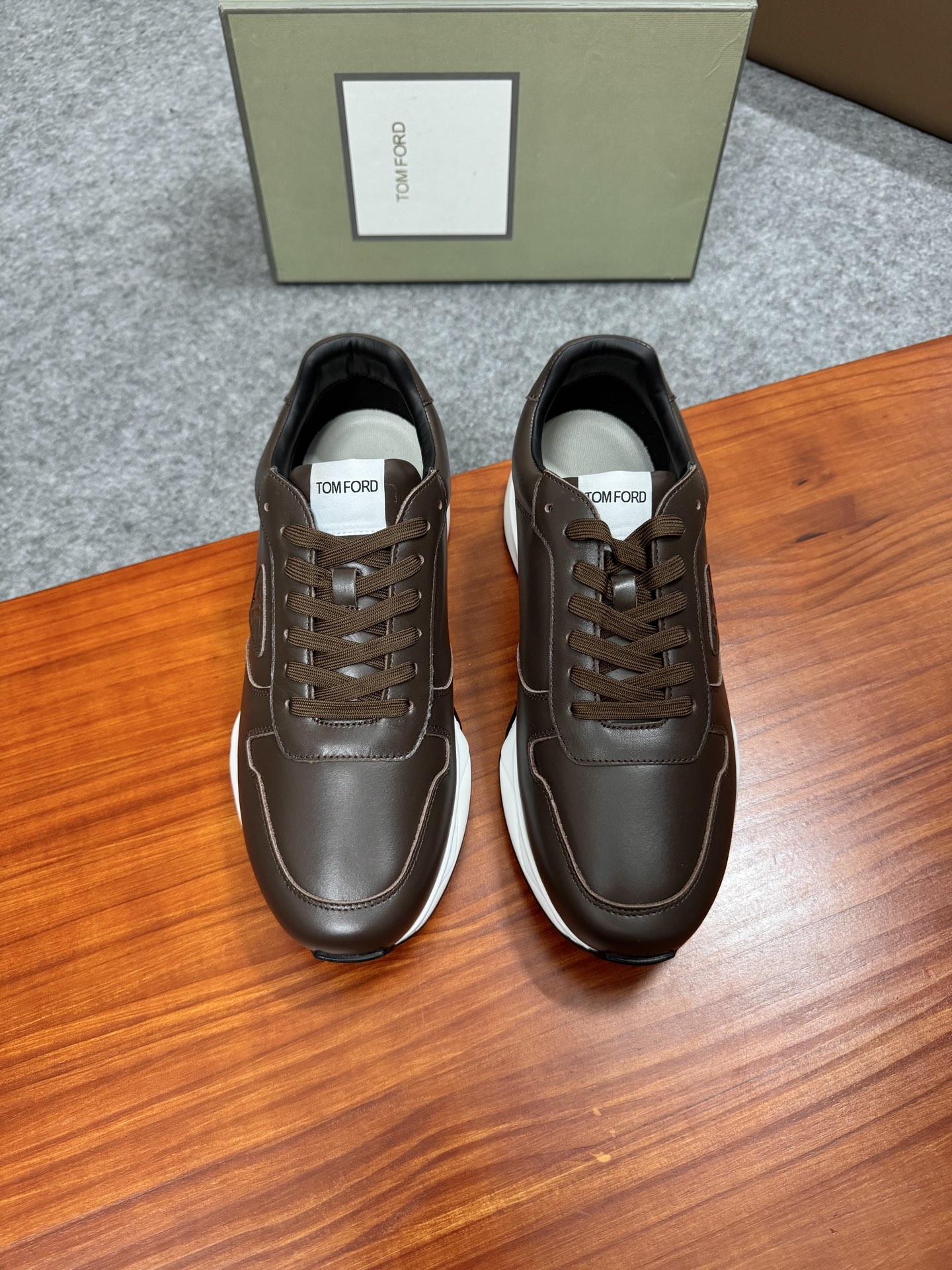 Tom Ford Cambridge Brown Leather Low-Top Sneakers with Lace-Up Closure 2 i1756038642702 1622 0 0