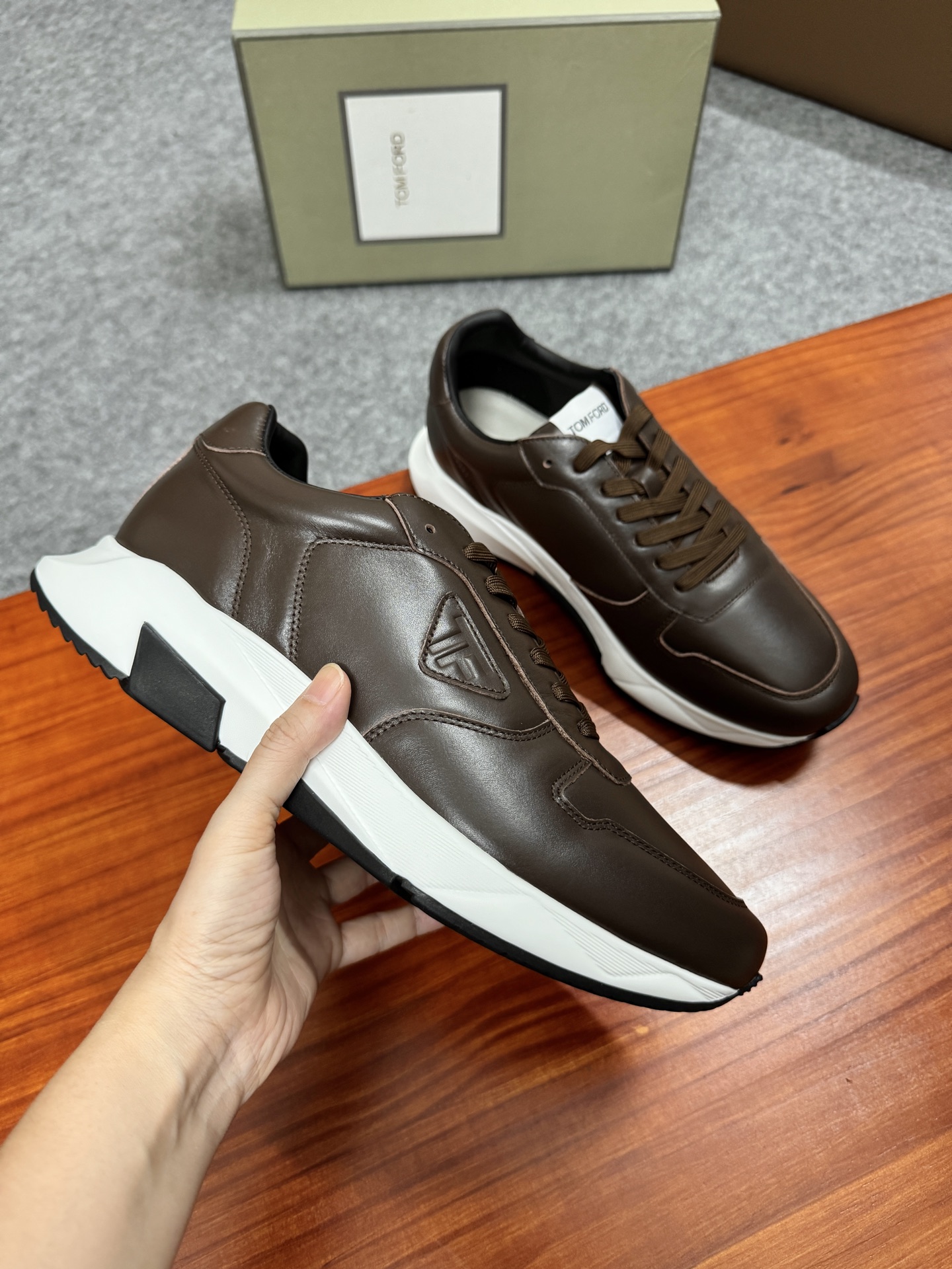 Tom Ford Cambridge Brown Leather Low-Top Sneakers with Lace-Up Closure 5 i1756038646024 4466 0 3