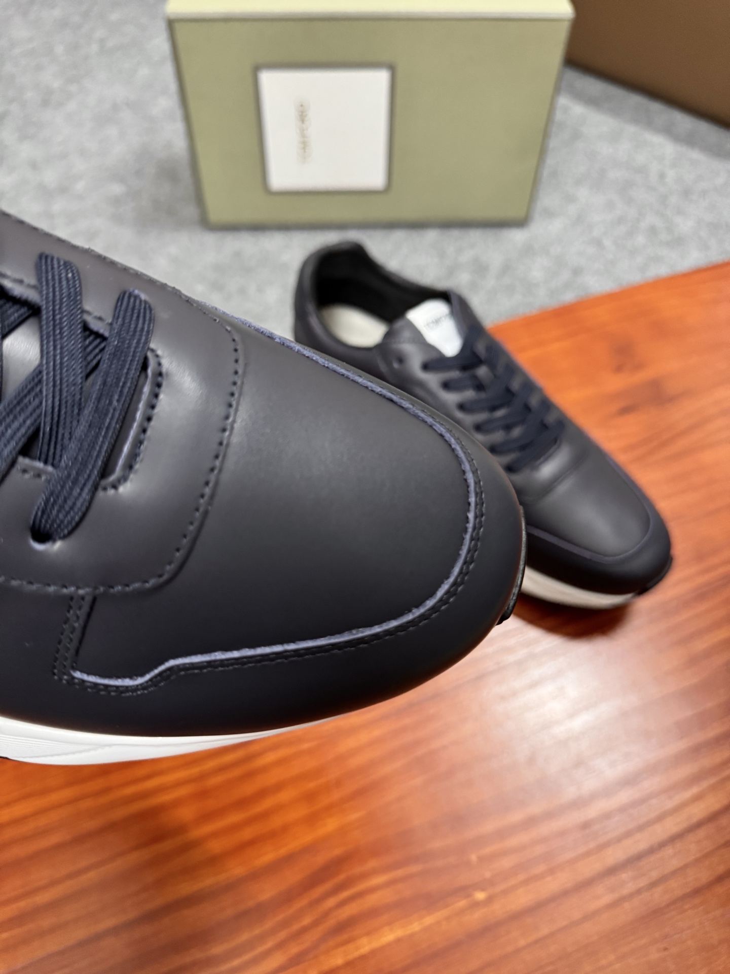 Tom Ford Cambridge Leather Low-Top Sneakers - Lace-Up, Rubber Sole, Iconic Style 7 i1756038672119 4540 0 6