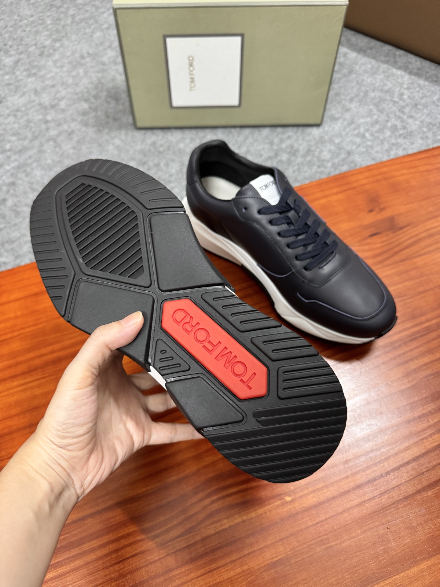Tom Ford Cambridge Leather Low-Top Sneakers - Lace-Up, Rubber Sole, Iconic Style 6 i1756038672367 9736 0 5