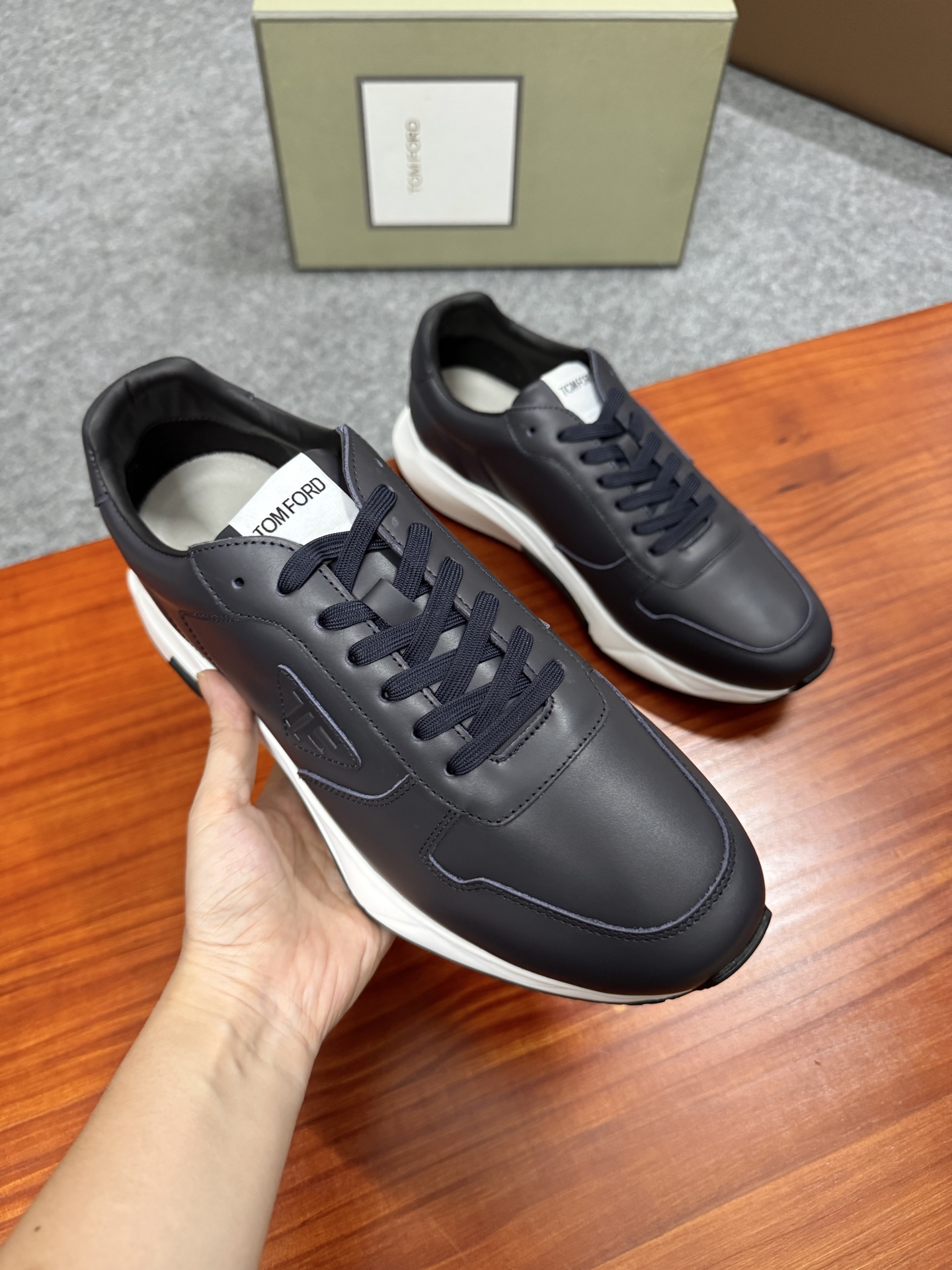 Tom Ford Cambridge Leather Low-Top Sneakers - Lace-Up, Rubber Sole, Iconic Style 5 i1756038674327 1933 0 4