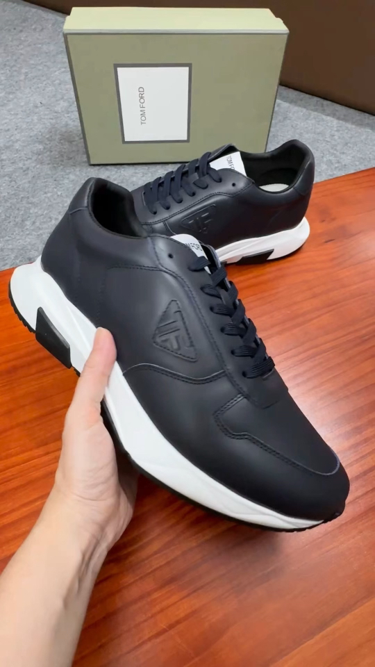 Tom Ford Cambridge Leather Low-Top Sneakers - Lace-Up Style, Comfortable Fit