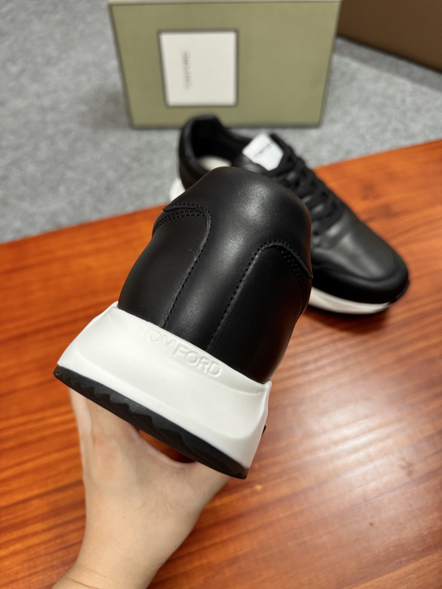 Tom Ford Cambridge Leather Low-Top Sneakers - Timeless Style and Comfort 9 i1756038763707 9455 0 7
