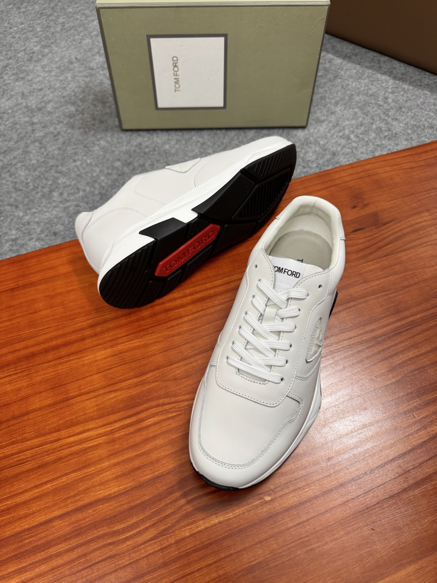 Tom Ford Cambridge Leather Low-Top Sneakers - Lace-Up, Rubber Sole 4 i1756038790138 9708 0 2