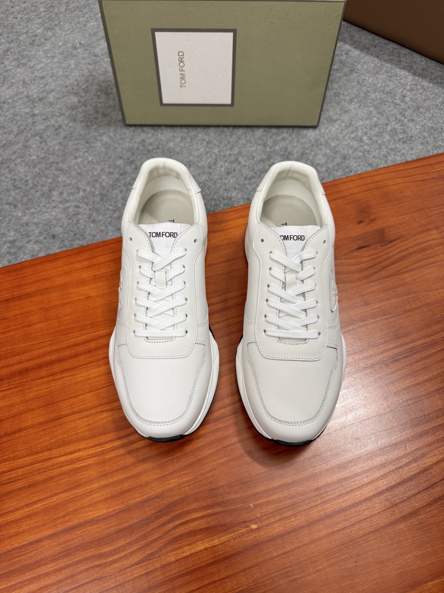 Tom Ford Cambridge Leather Low-Top Sneakers - Lace-Up, Rubber Sole 2 i1756038790279 3070 0 0