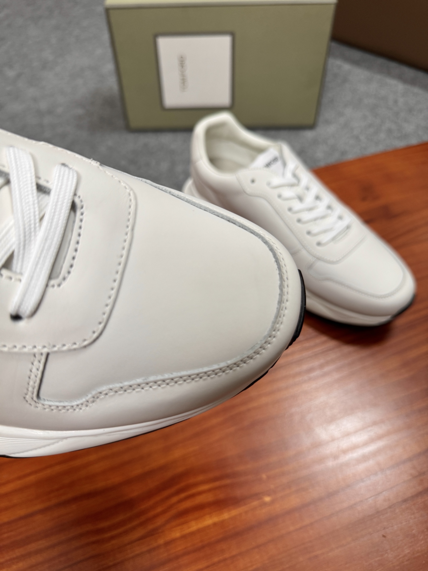 Tom Ford Cambridge Leather Low-Top Sneakers - Lace-Up, Rubber Sole 8 i1756038791684 6037 0 6