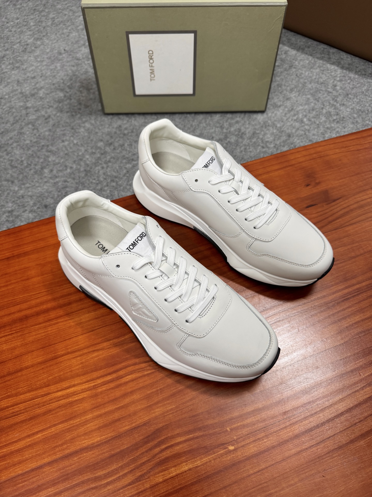 Tom Ford Cambridge Leather Low-Top Sneakers - Lace-Up, Rubber Sole 3 i1756038791845 7635 0 1