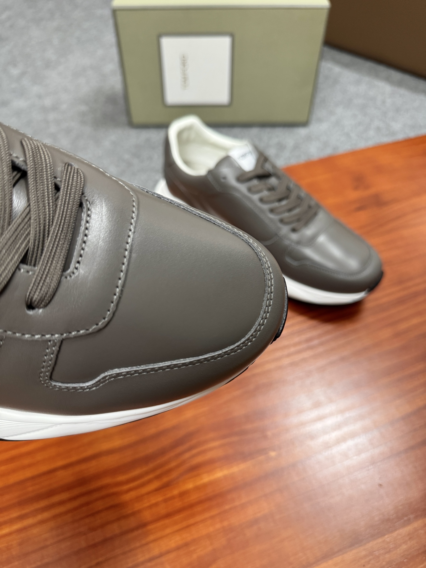 Tom Ford Cambridge Low-Top Leather Sneakers - Lace-Up, Rubber Sole 6 i1756038824354 6124 0 5