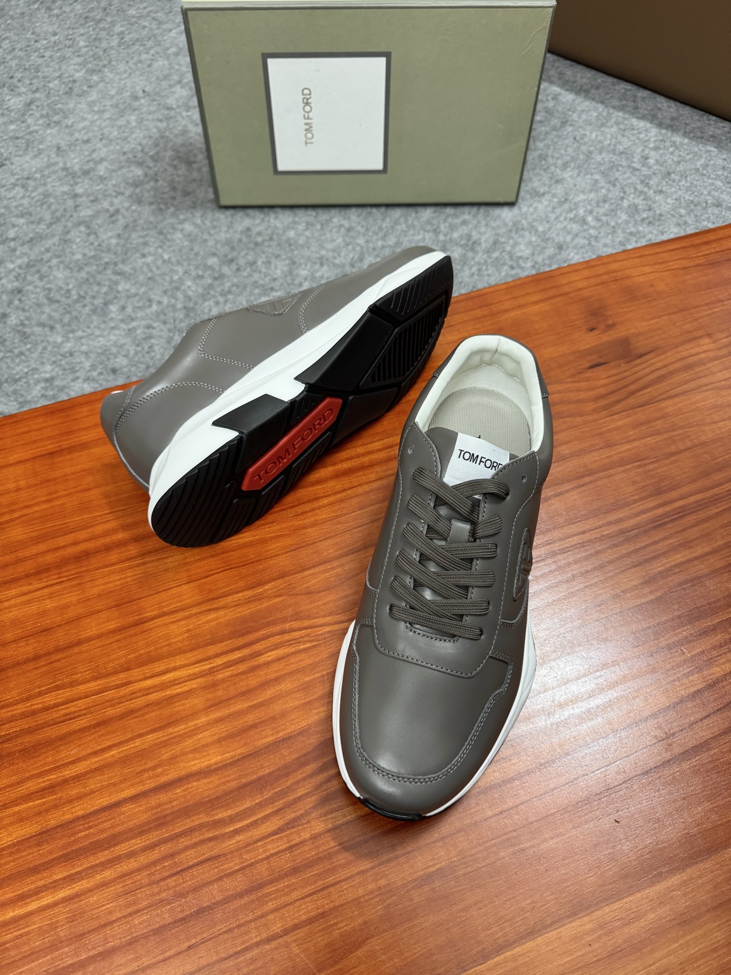 Tom Ford Cambridge Low-Top Leather Sneakers - Lace-Up, Rubber Sole 3 i1756038826748 5216 0 2