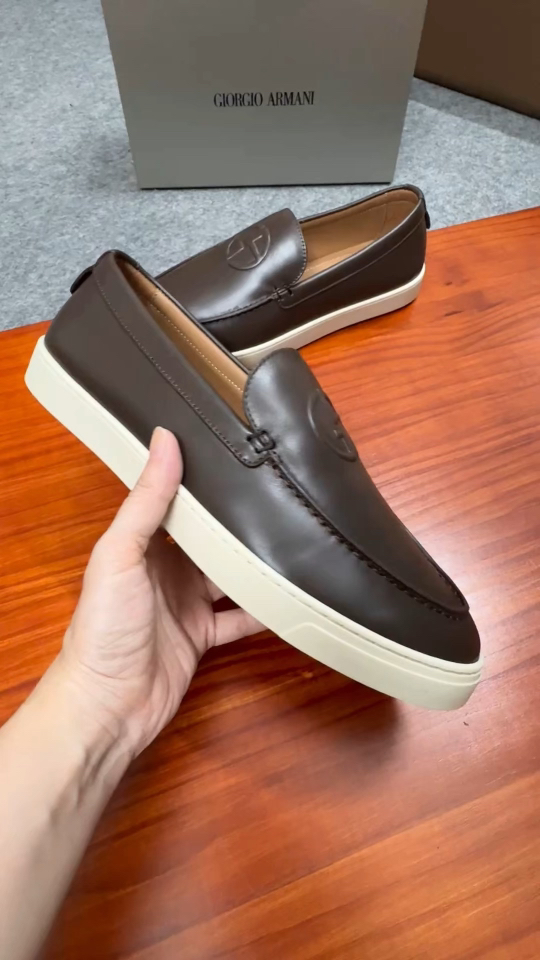 Giorgio Armani Men's Leather Loafers - Classic Casual Style & Comfort