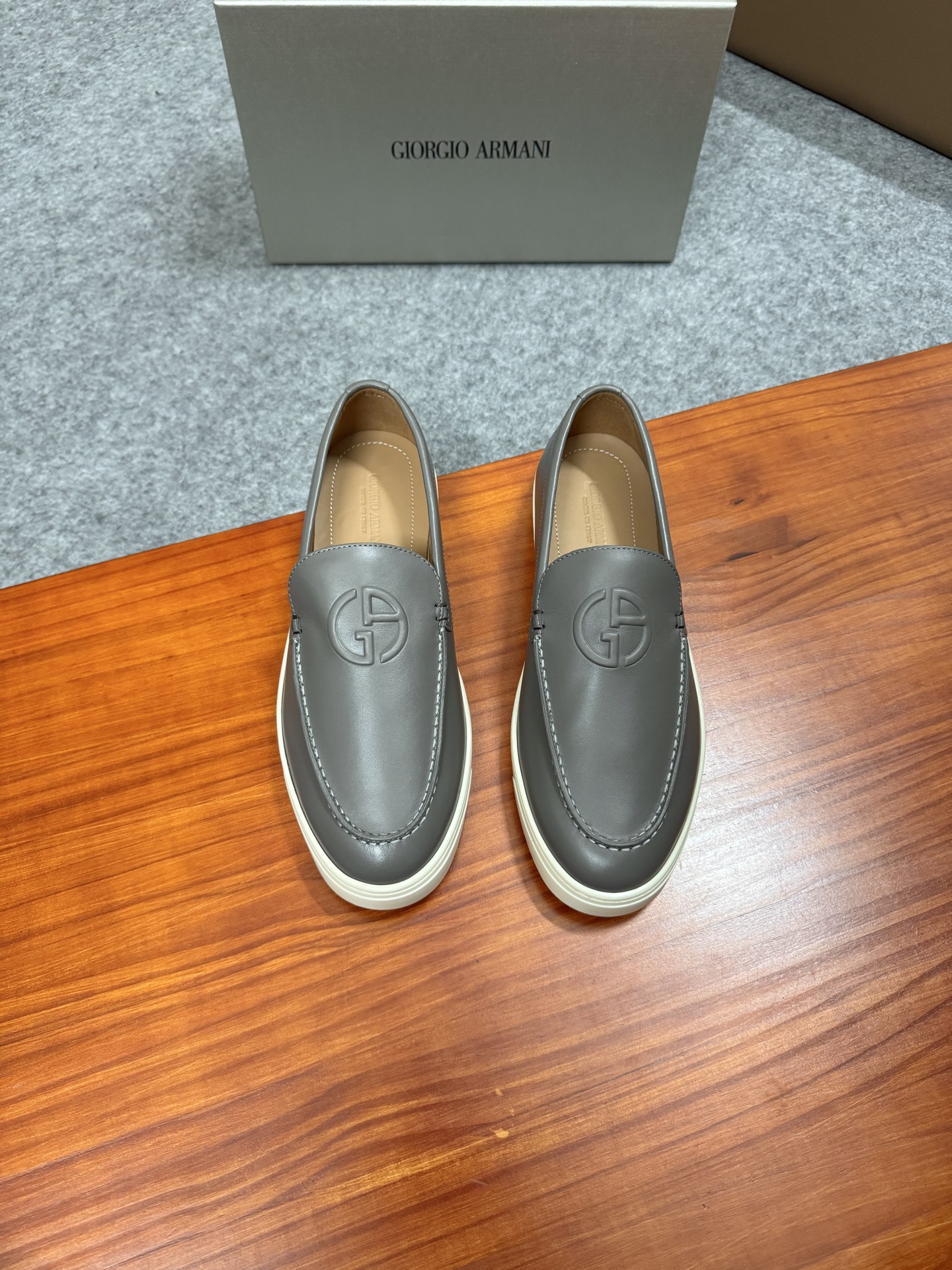 GIORGIO Armani Leather Loafers: Classic Style, Modern Comfort for Men 2 i1756039554244 2190 0 0