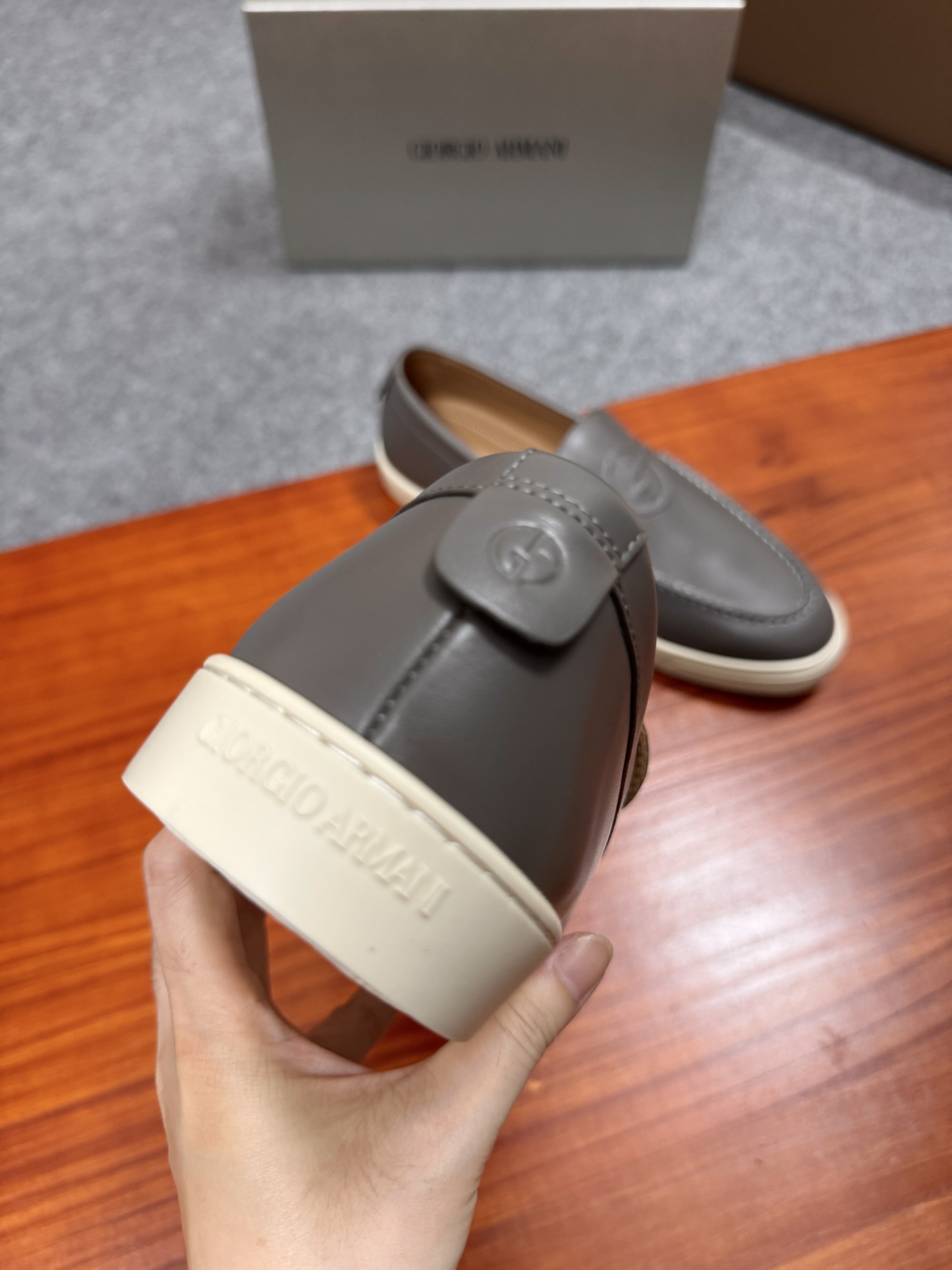 GIORGIO Armani Leather Loafers: Classic Style, Modern Comfort for Men 9 i1756039555578 980 0 7
