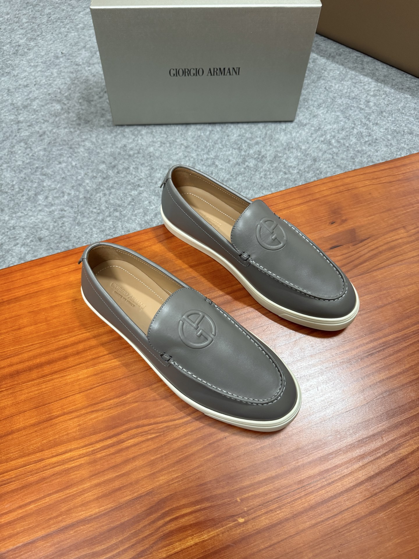 GIORGIO Armani Leather Loafers: Classic Style, Modern Comfort for Men 3 i1756039557089 5174 0 1