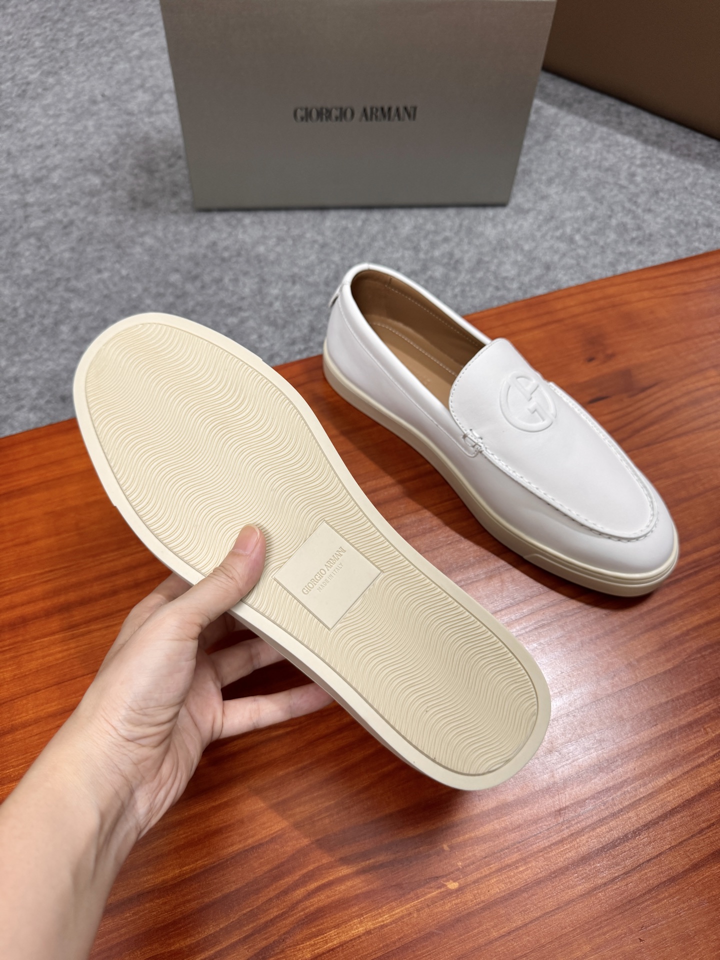 Giorgio Armani Classic White Leather Loafers - Timeless Style and Comfort 6 i1756039576047 8530 0 5