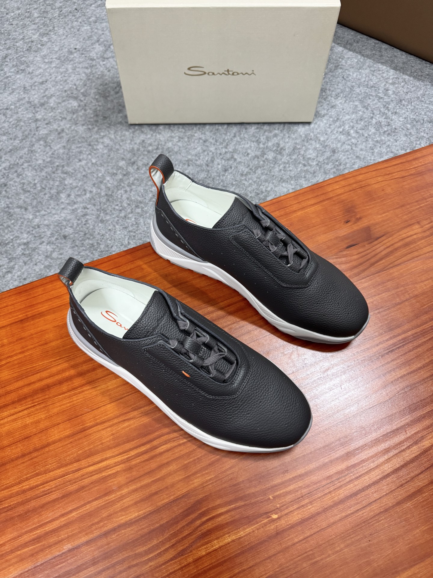Santoni Men's Handmade Leather Sneakers - Classic Italian Style & Comfort 3 i1758885002563 7672 0 1