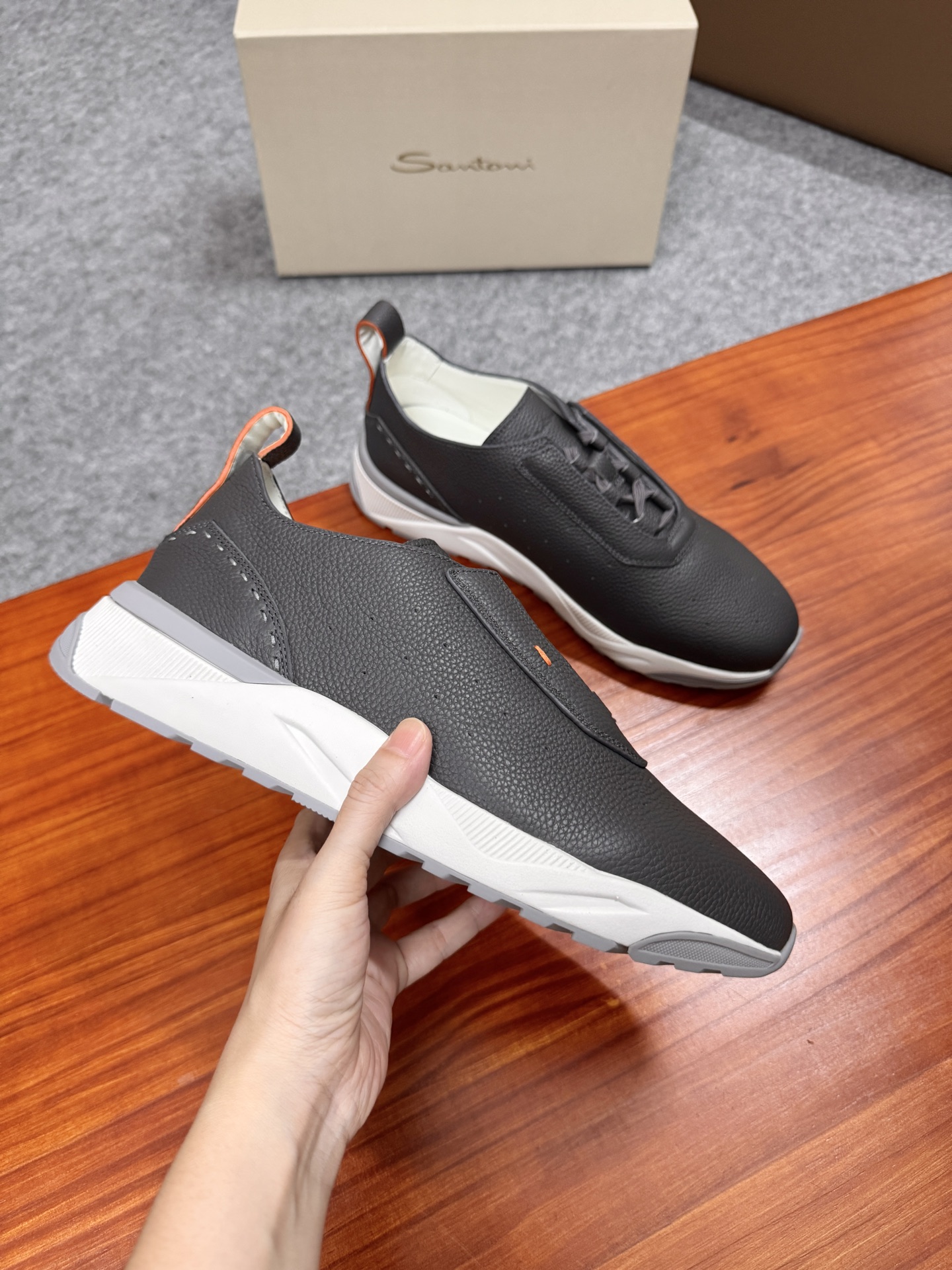 Santoni Men's Handmade Leather Sneakers - Classic Italian Style & Comfort 5 i1758885003457 774 0 3