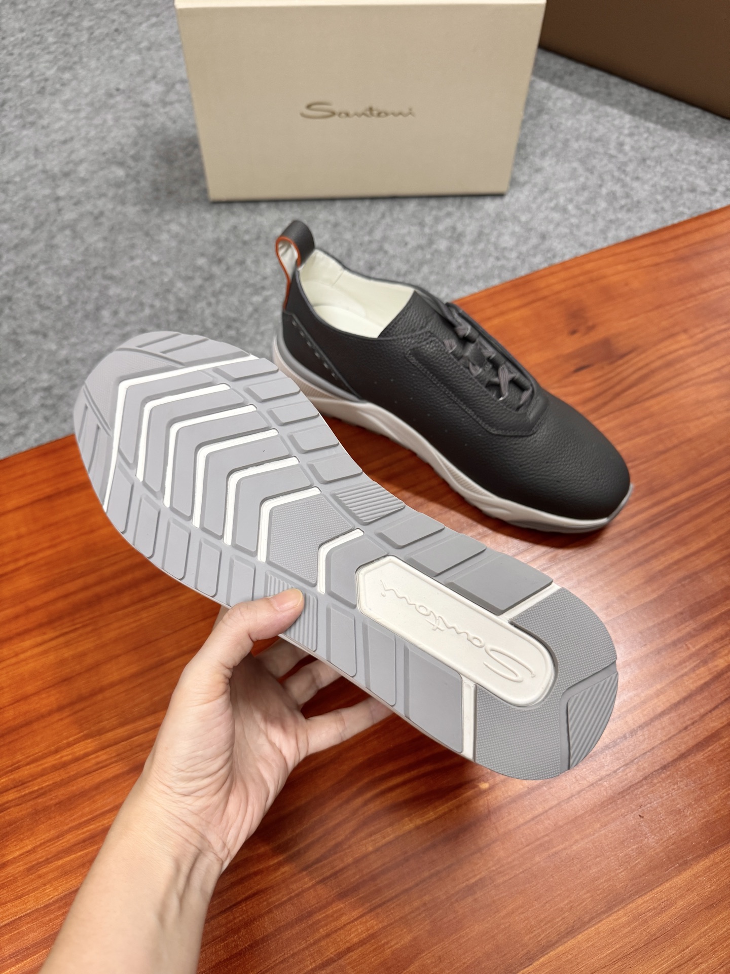 Santoni Men's Handmade Leather Sneakers - Classic Italian Style & Comfort 7 i1758885005300 8714 0 5