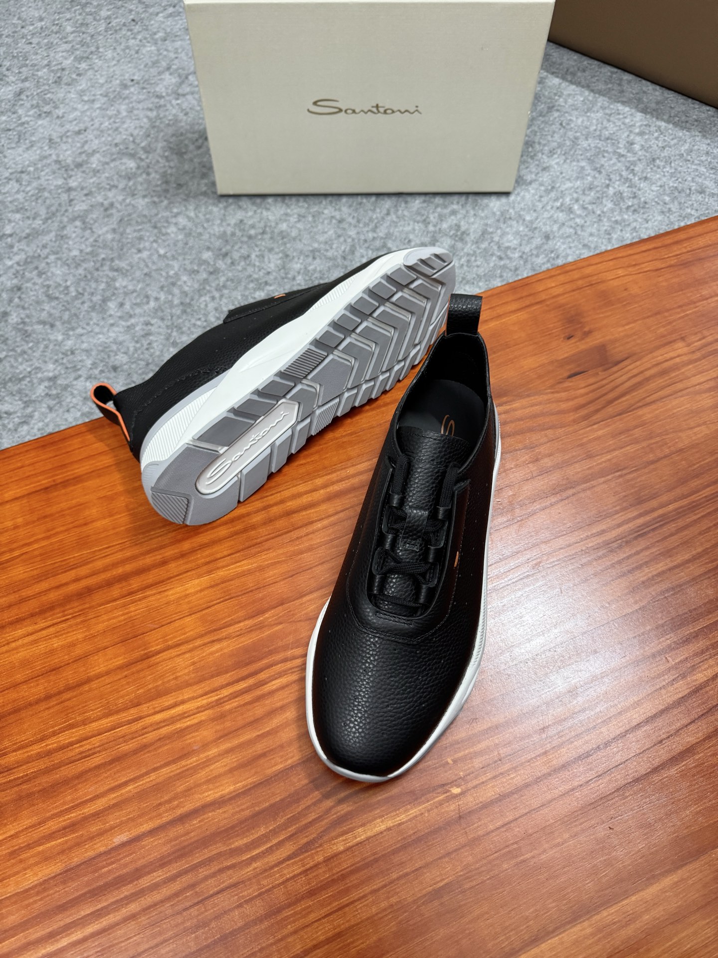 Santoni Men's Handmade Leather Sneakers - Italian Craftsmanship and Comfort 3 i1758885062259 2920 0 2
