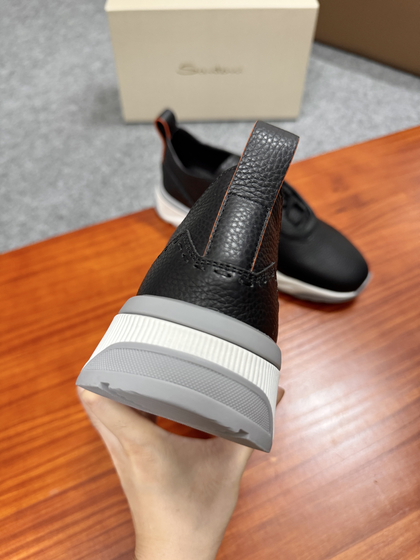 Santoni Men's Handmade Leather Sneakers - Italian Craftsmanship and Comfort 8 i1758885064750 1647 0 7