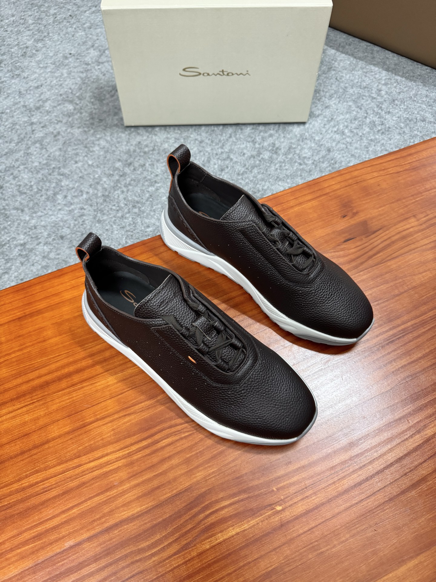 Santoni Men's Handmade Leather Sneakers - Classic Italian Design, Comfortable Fit 2 i1758885188052 4273 0 1