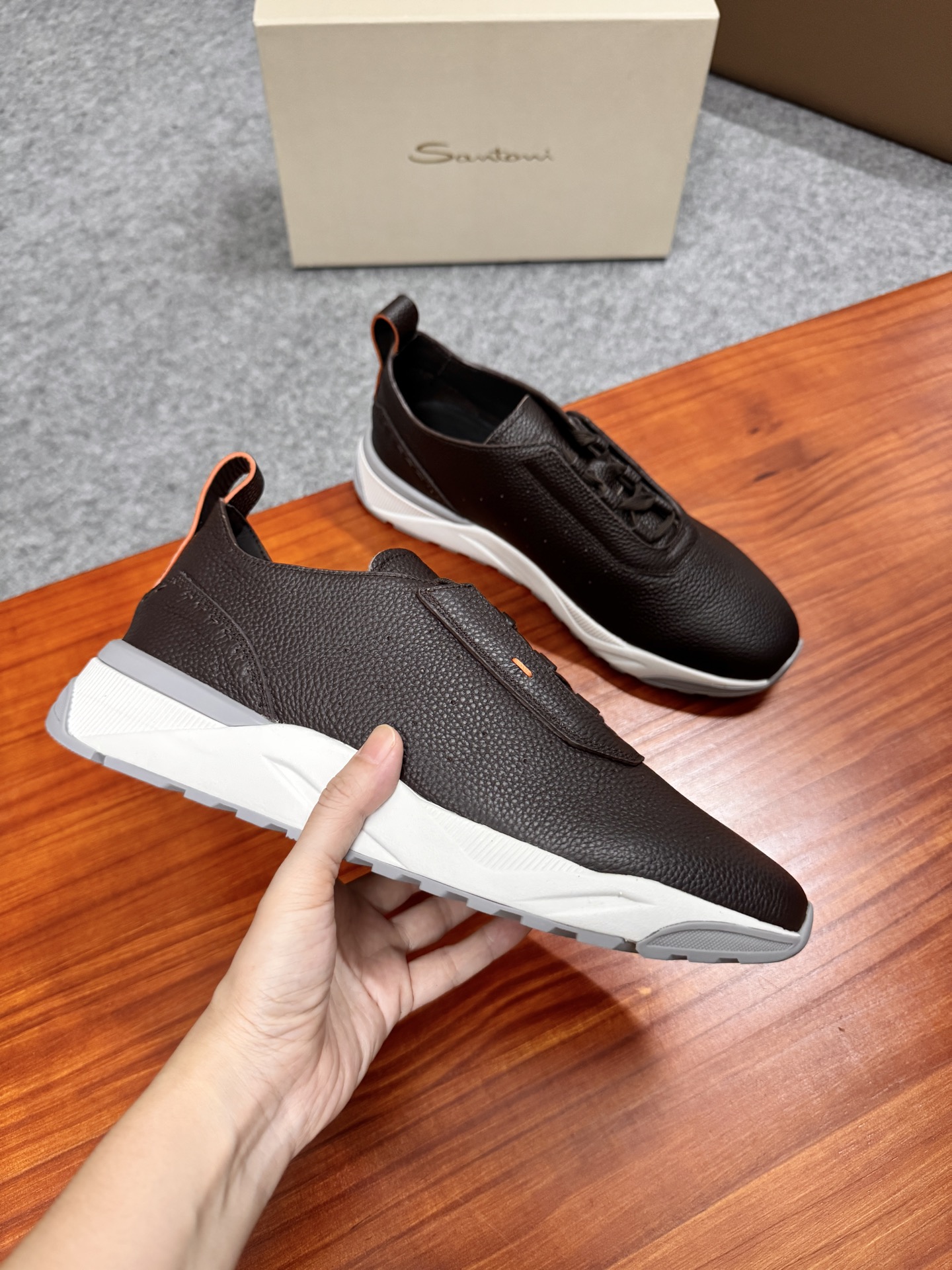 Santoni Men's Handmade Leather Sneakers - Classic Italian Design, Comfortable Fit 4 i1758885188413 8615 0 3