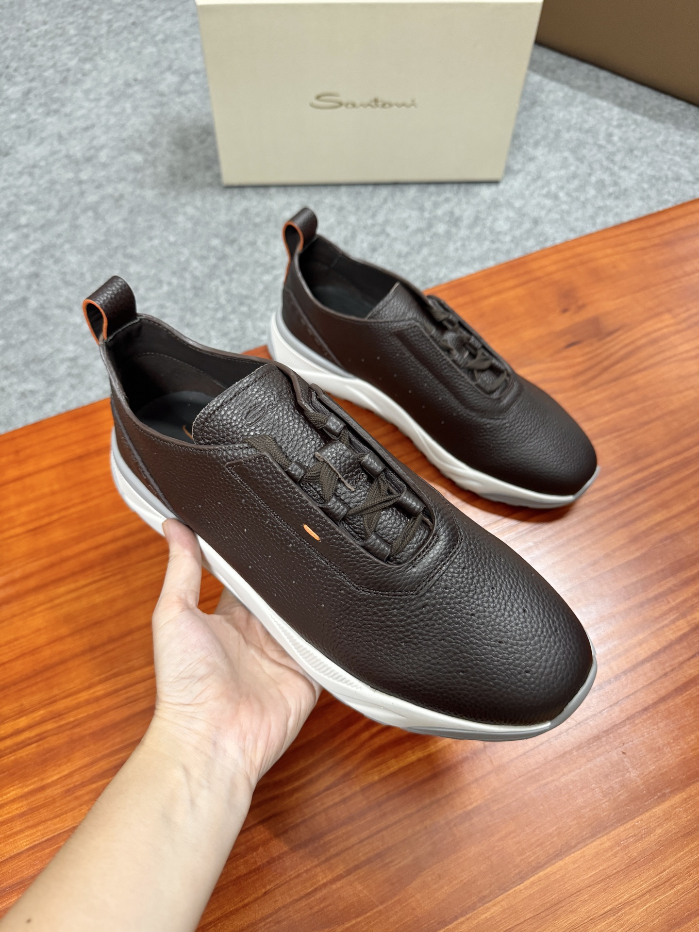 Santoni Men's Handmade Leather Sneakers - Classic Italian Design, Comfortable Fit 5 i1758885190355 1465 0 4