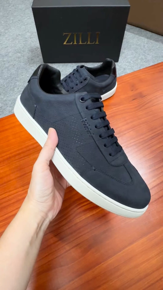 ZILLI Men's Casual Sneakers in Soft Suede Leather with Original Outsole