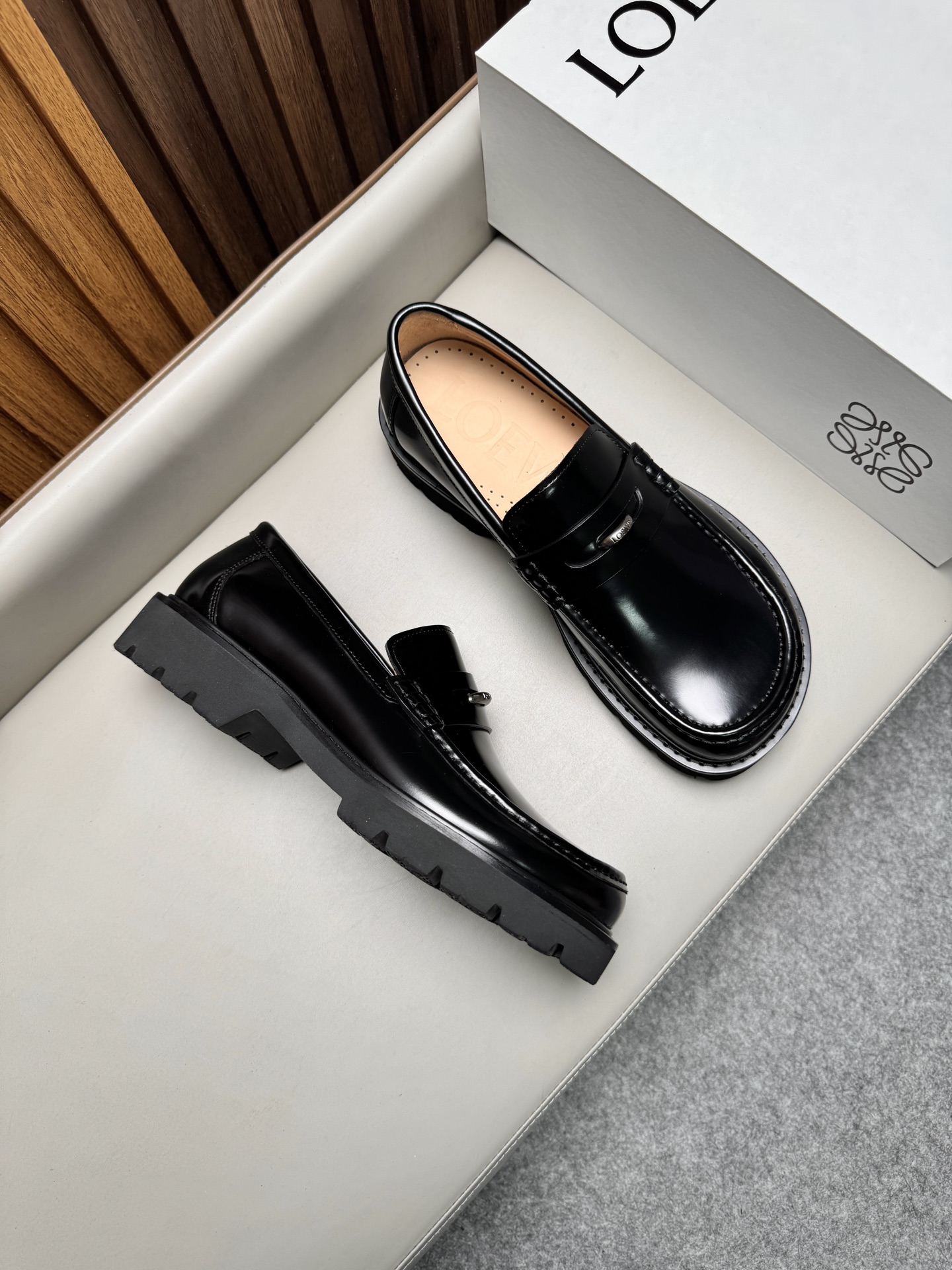 LOEWE women's shoes business leather shoes, imported open-edge beaded cowhide fabric, water-dyed cowhide lining, original ultra-light outsole, size: 39-44, (38, 45 can be customized) — photo 2