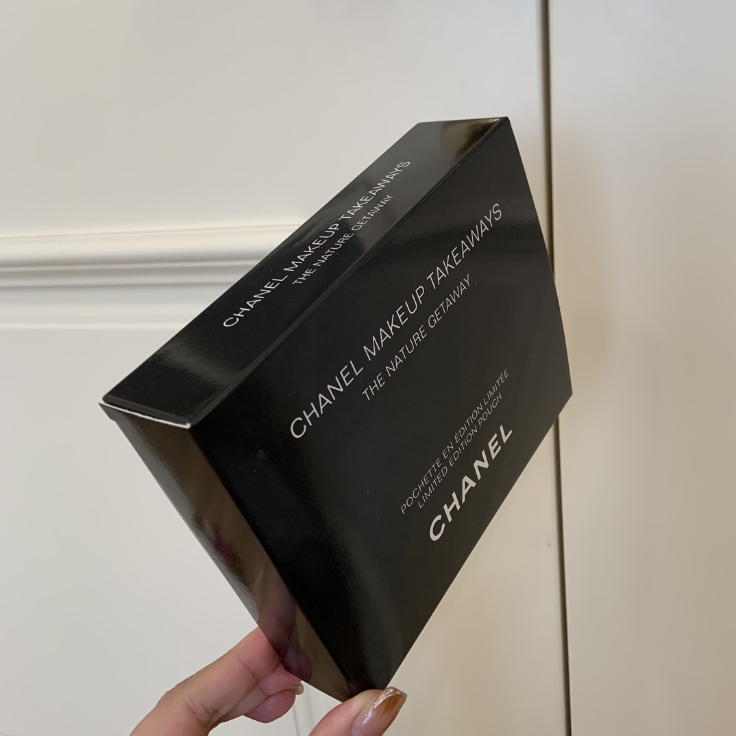 Chanel Beauty Limited-Edition Gift Vanity Cases - Comprehensive 9