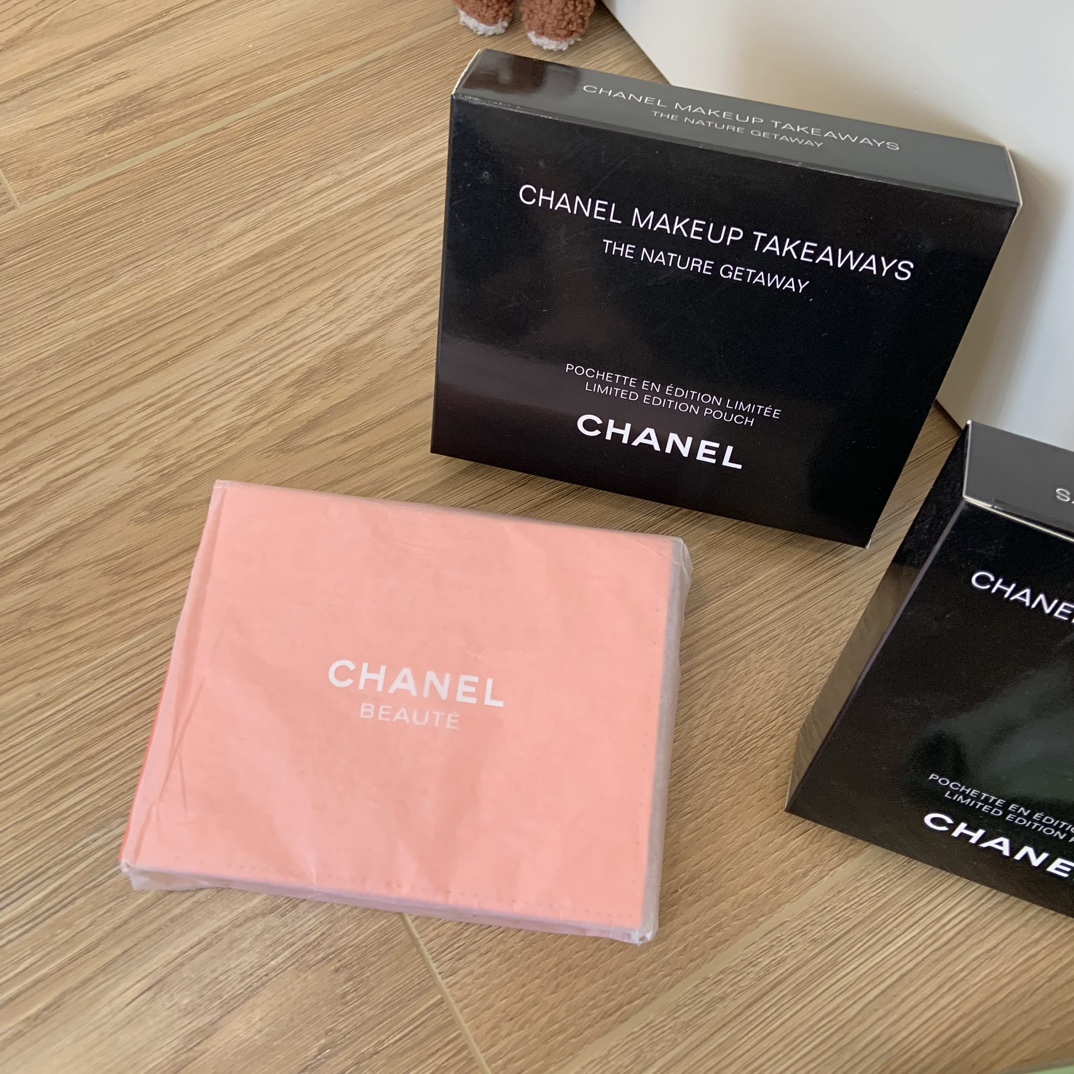 Chanel Beauty Limited-Edition Gift Vanity Cases - Comprehensive 7