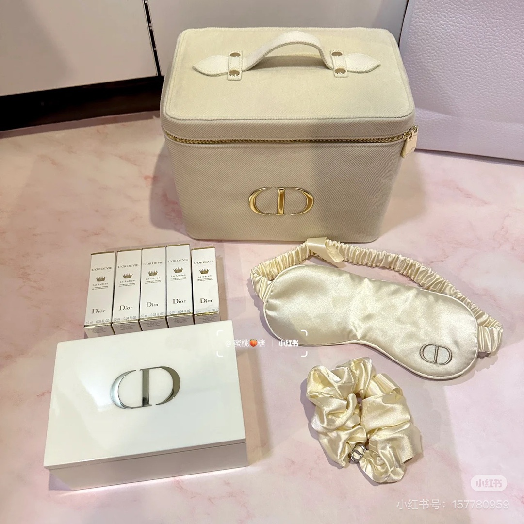 The latest Dior gift with purchase presents a refined tactile finish and - Comprehensive