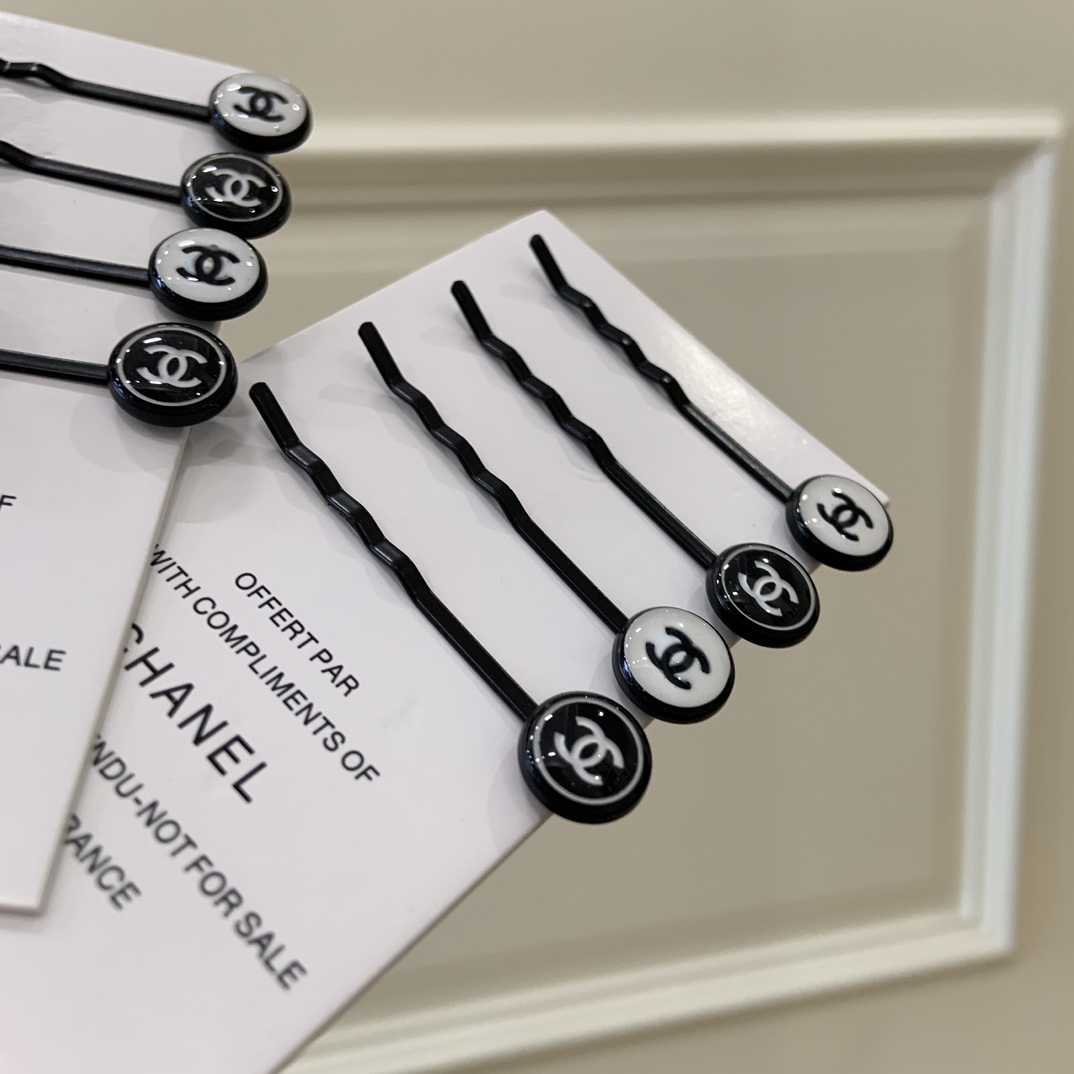 An exquisite CHANEL design offering timeless aesthetic appeal and - Comprehensive 9