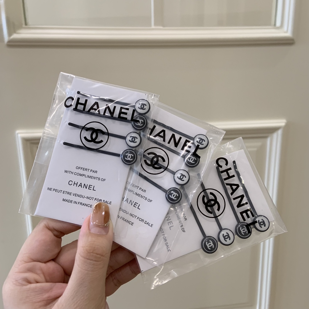 An exquisite CHANEL design offering timeless aesthetic appeal and - Comprehensive 4