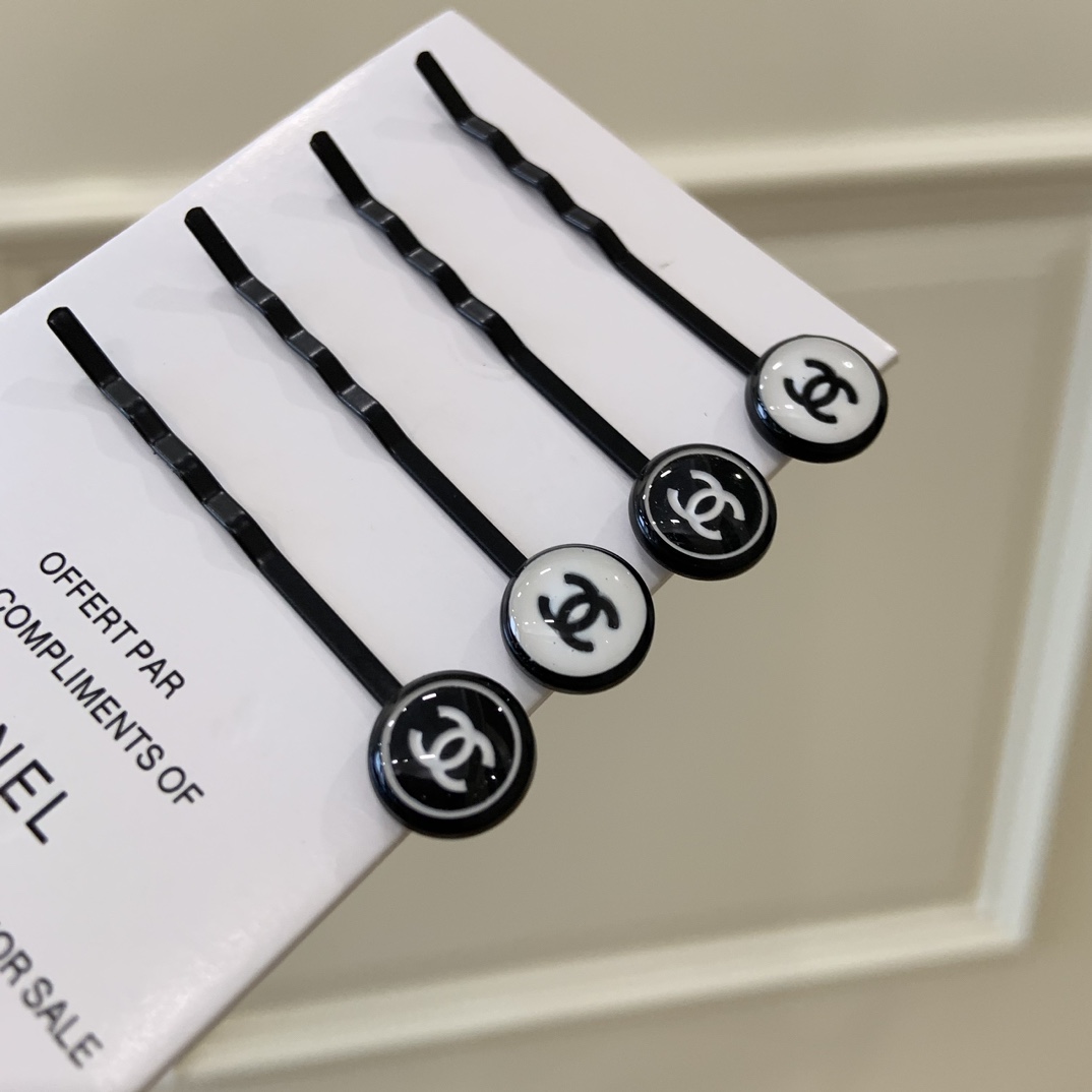 An exquisite CHANEL design offering timeless aesthetic appeal and - Comprehensive 8