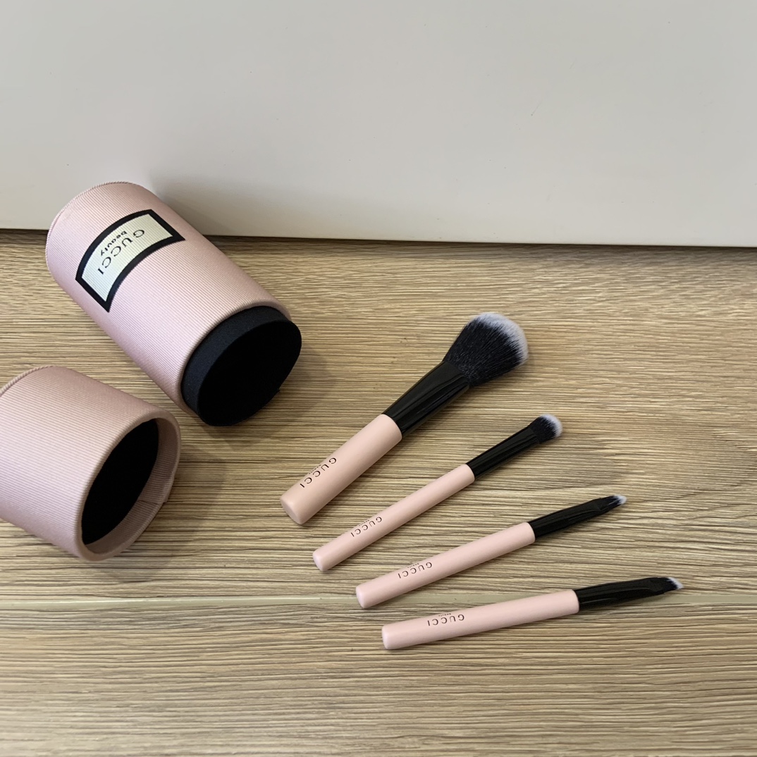Gucci Beauty Makeup Brush Set with Travel Case - Comprehensive 6