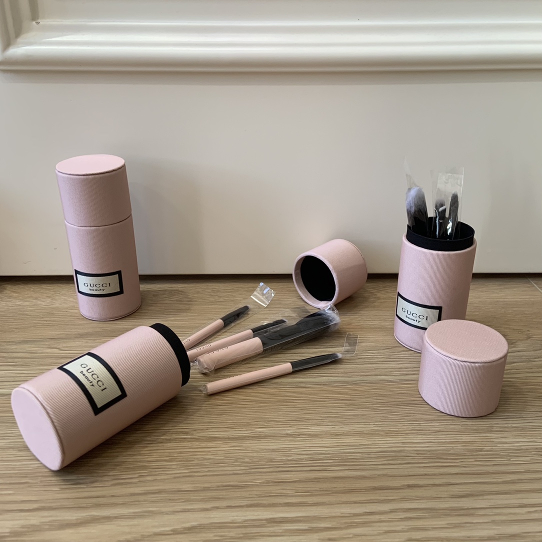 Gucci Beauty Makeup Brush Set with Travel Case - Comprehensive 7