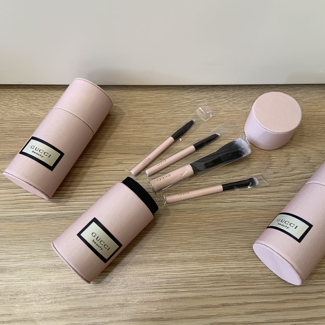 Gucci Beauty Makeup Brush Set with Travel Case - Comprehensive 4
