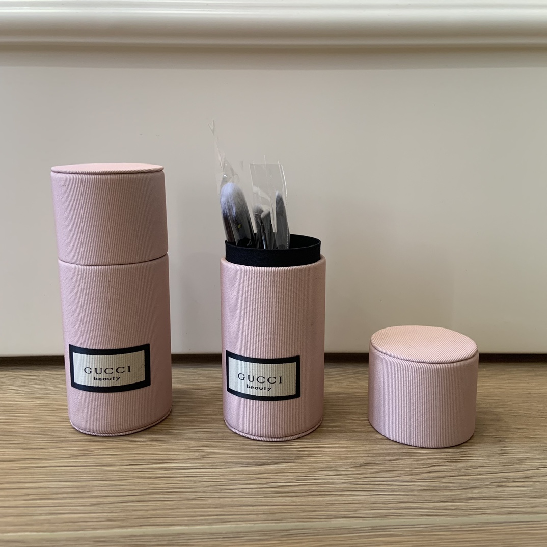 Gucci Beauty Makeup Brush Set with Travel Case - Comprehensive 8